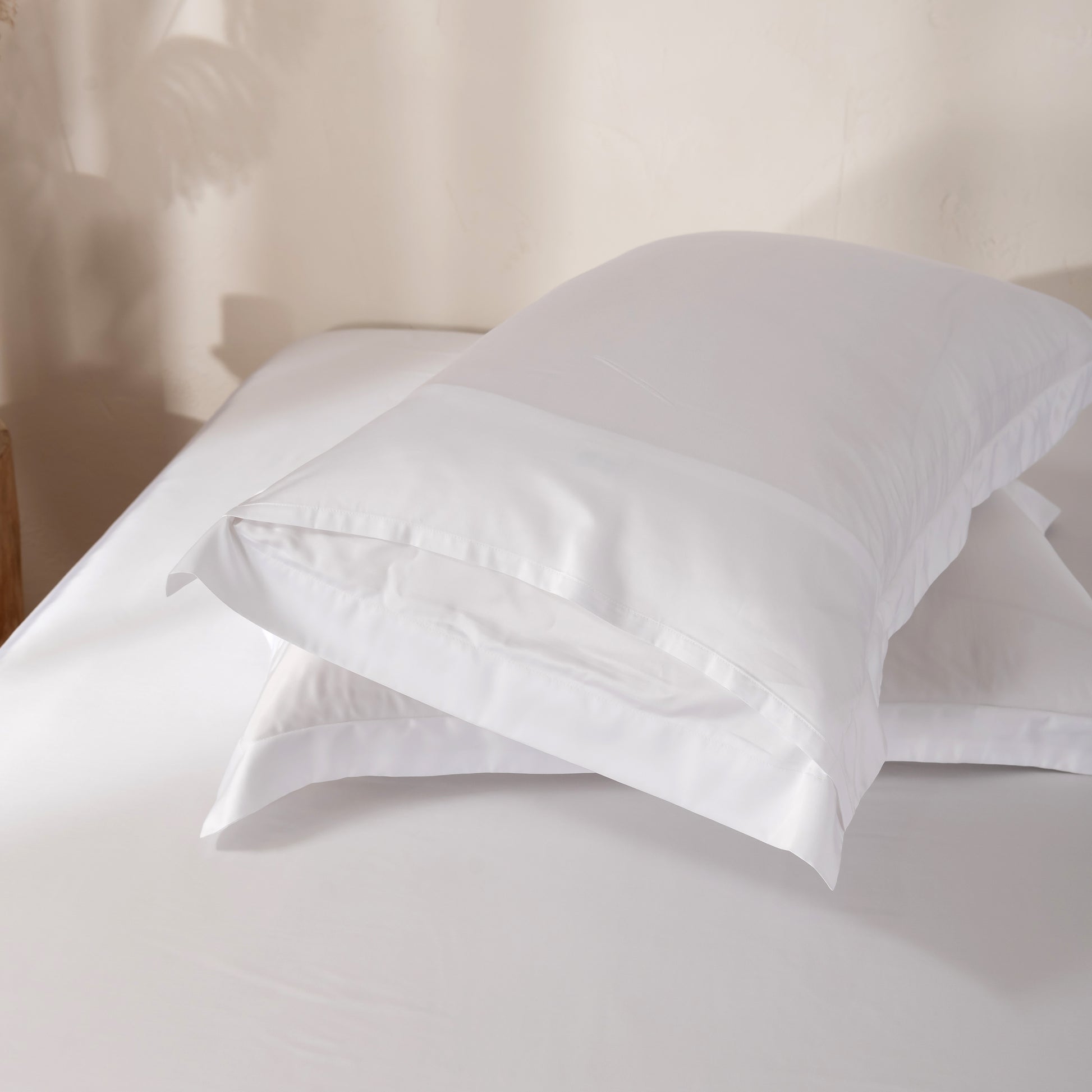 Temperature regulating pillowcases